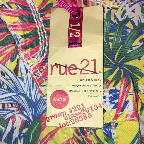 rue 21 Multi-Color Print Shorts 1/2 - Picture 8 of 8
